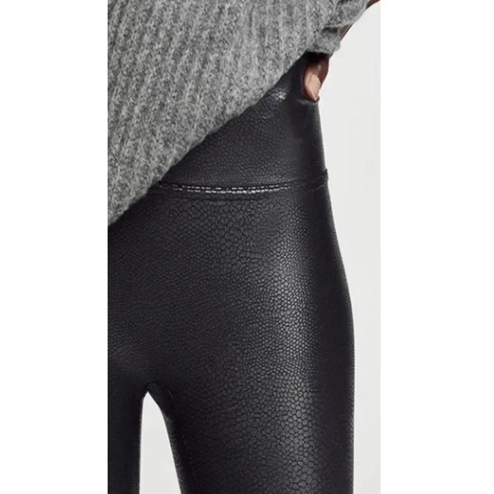 SPANX Faux Leather Pebbled Leggings | Size Small | Black